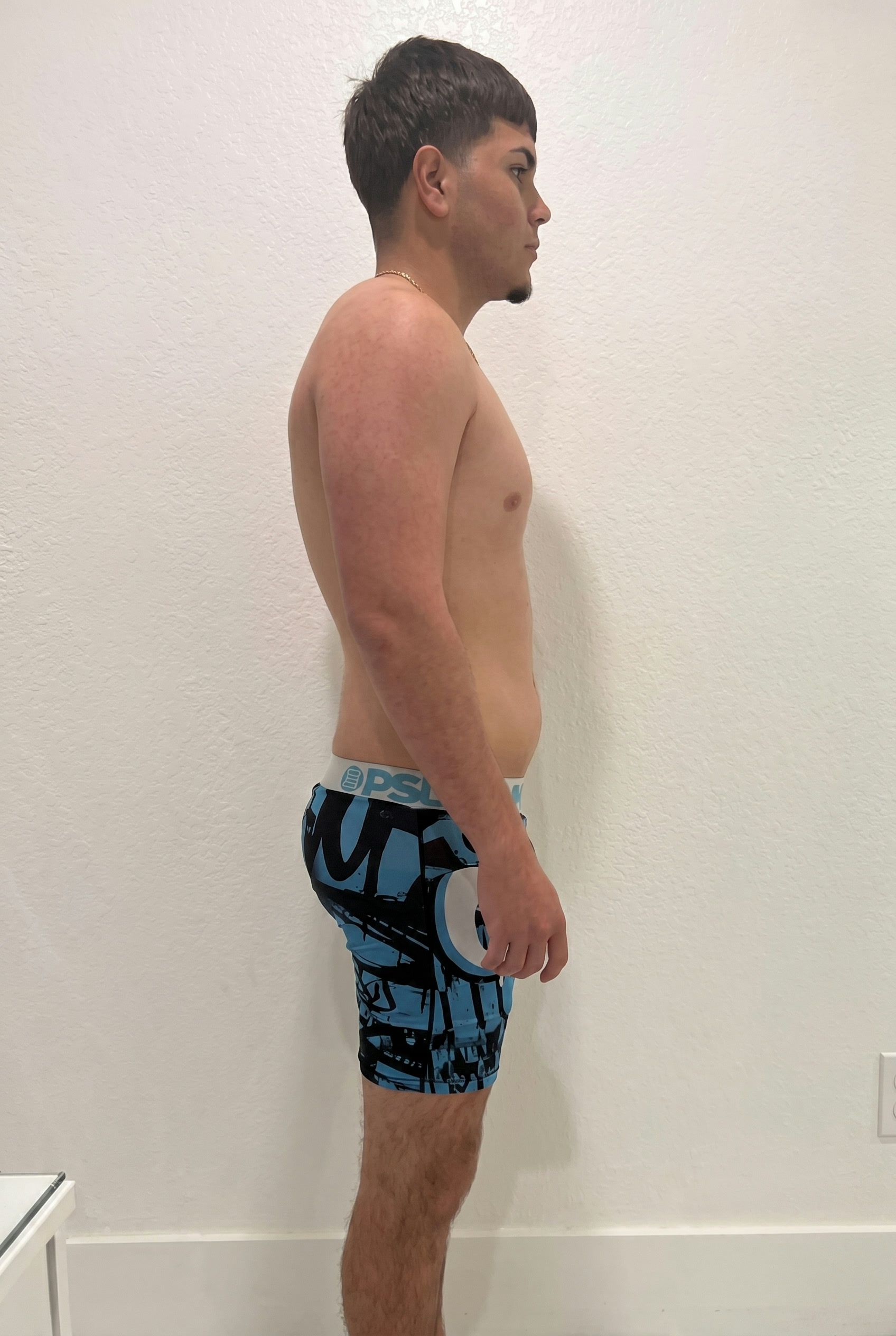 Antes: muchacho cubano de Lemay de perfil, antes de entrenar